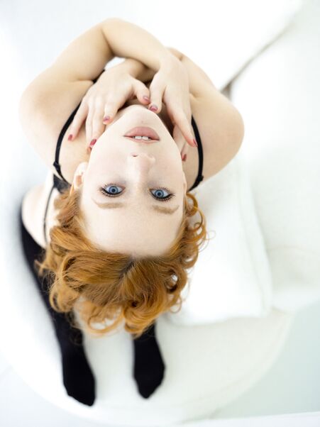 Lila Rouge - Mesmerizing Gaze